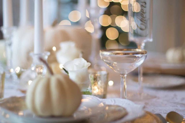 Impressing Your Guests with a Unique Thanksgiving Dinner Party