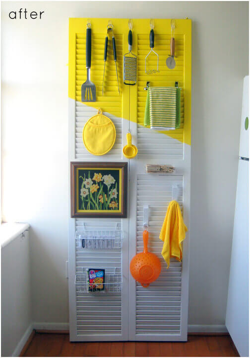 Arrange-Utensils-and-Cloths-on-an-Old-Shutter-Door